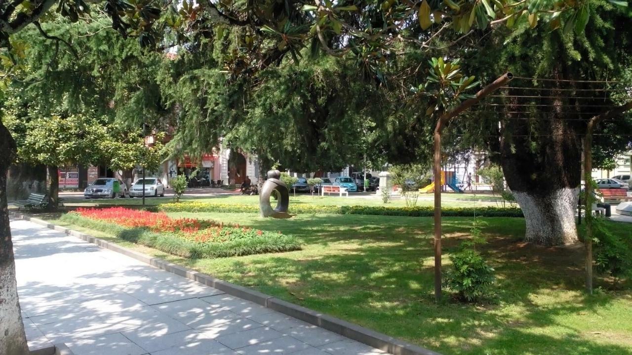 Apartament In The Centre Batumi Eksteriør billede
